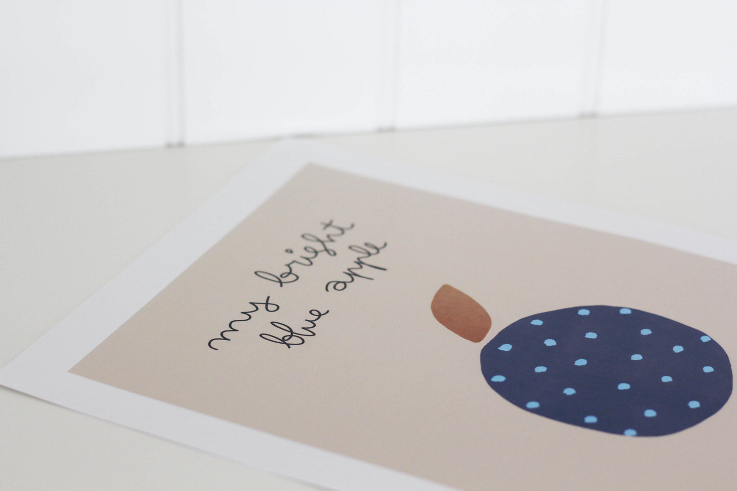 Lámina "my bright blue apple"