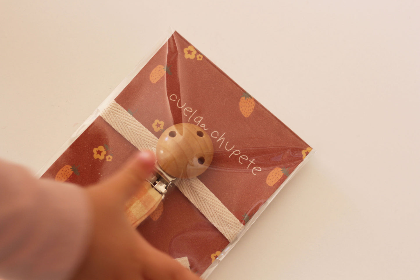 Cuelga chupete Vichy Peach