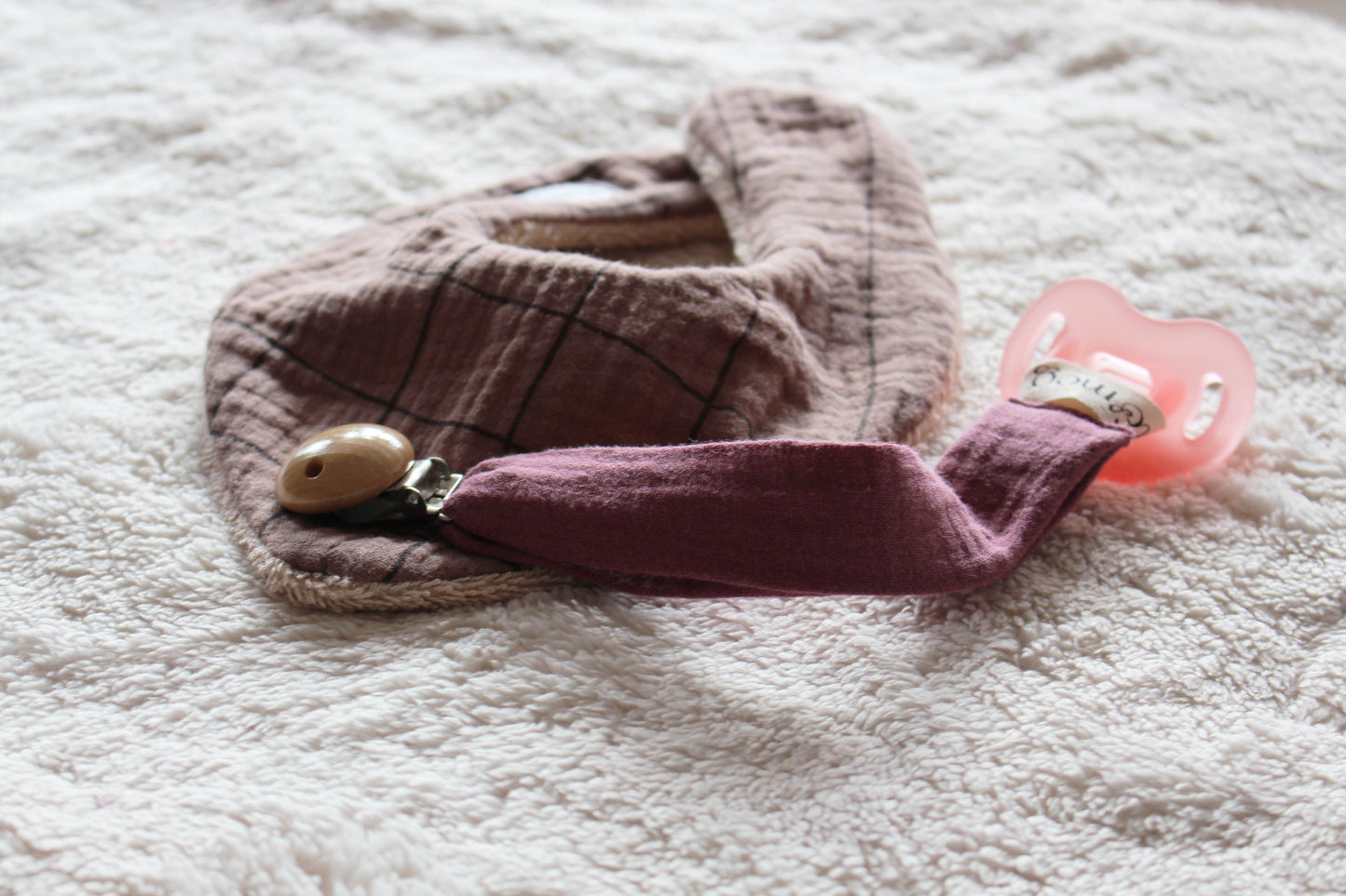 Cuelga chupete Burgundy